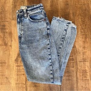Abercrombie & Fitch The Mom High Rise acid wash Jeans
